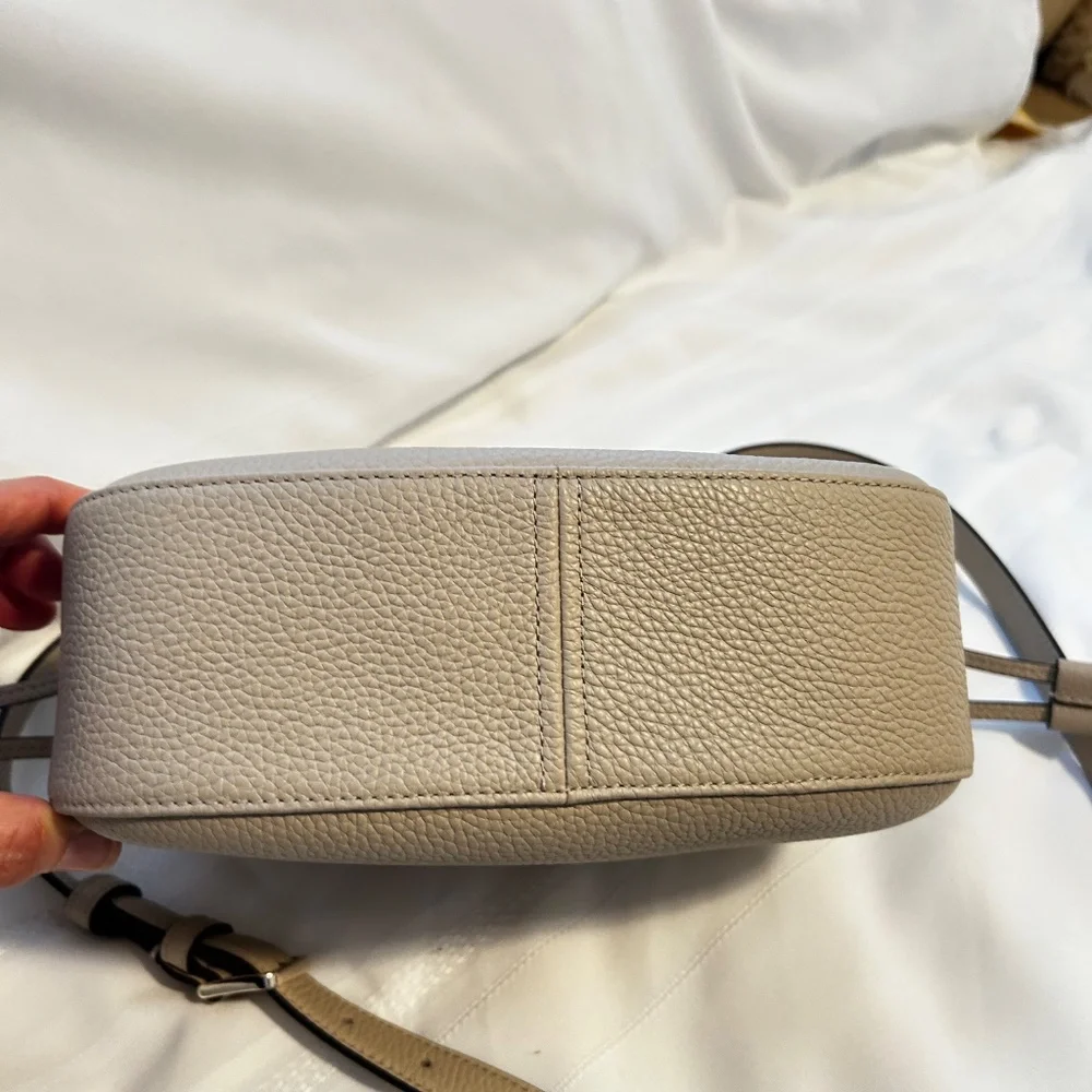 Kate Spade Dumpling Crossbody, Light Sand NWOT - Picture 4 of 8